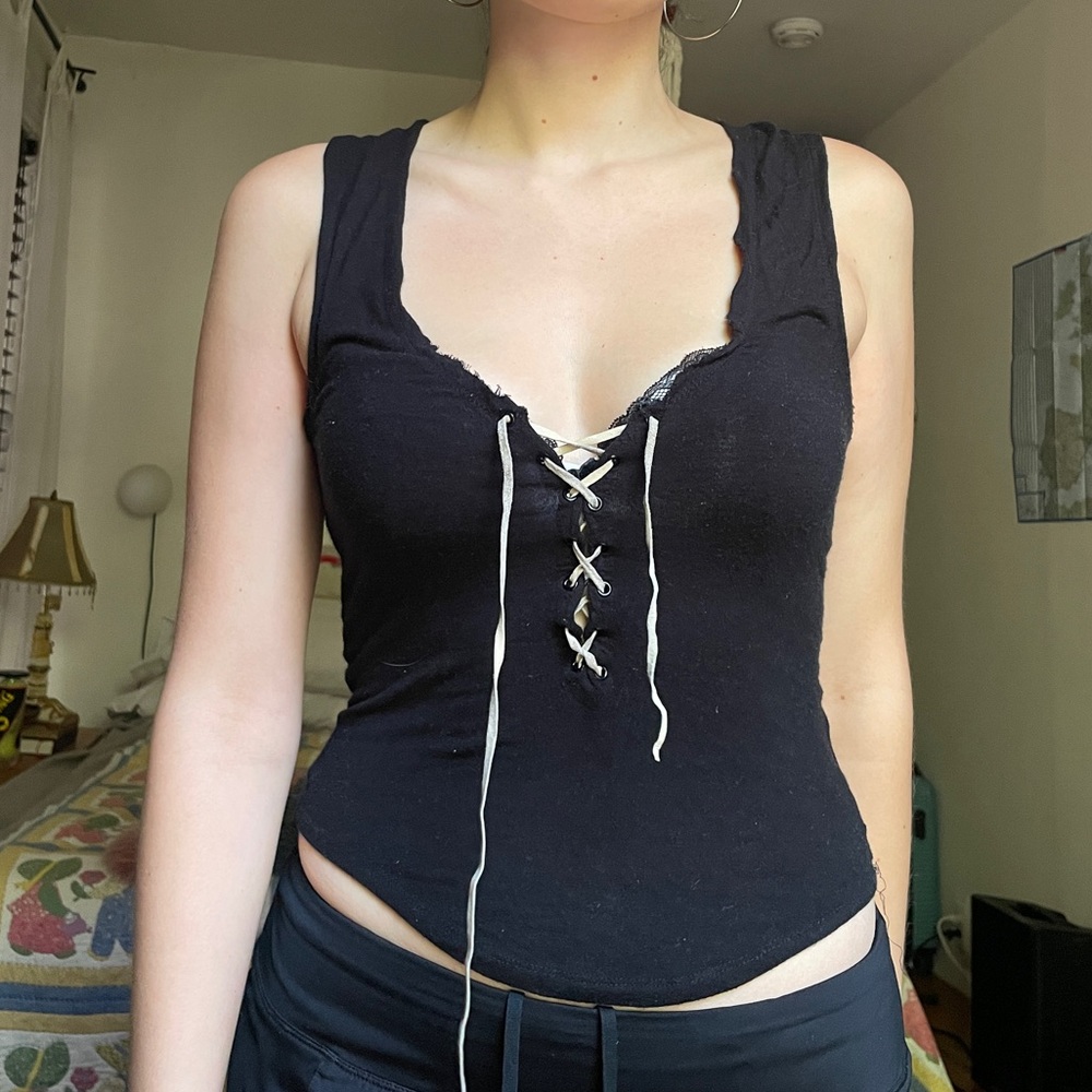 Flattering vintGe Guess Tank with Leather Lace Scoop Neck